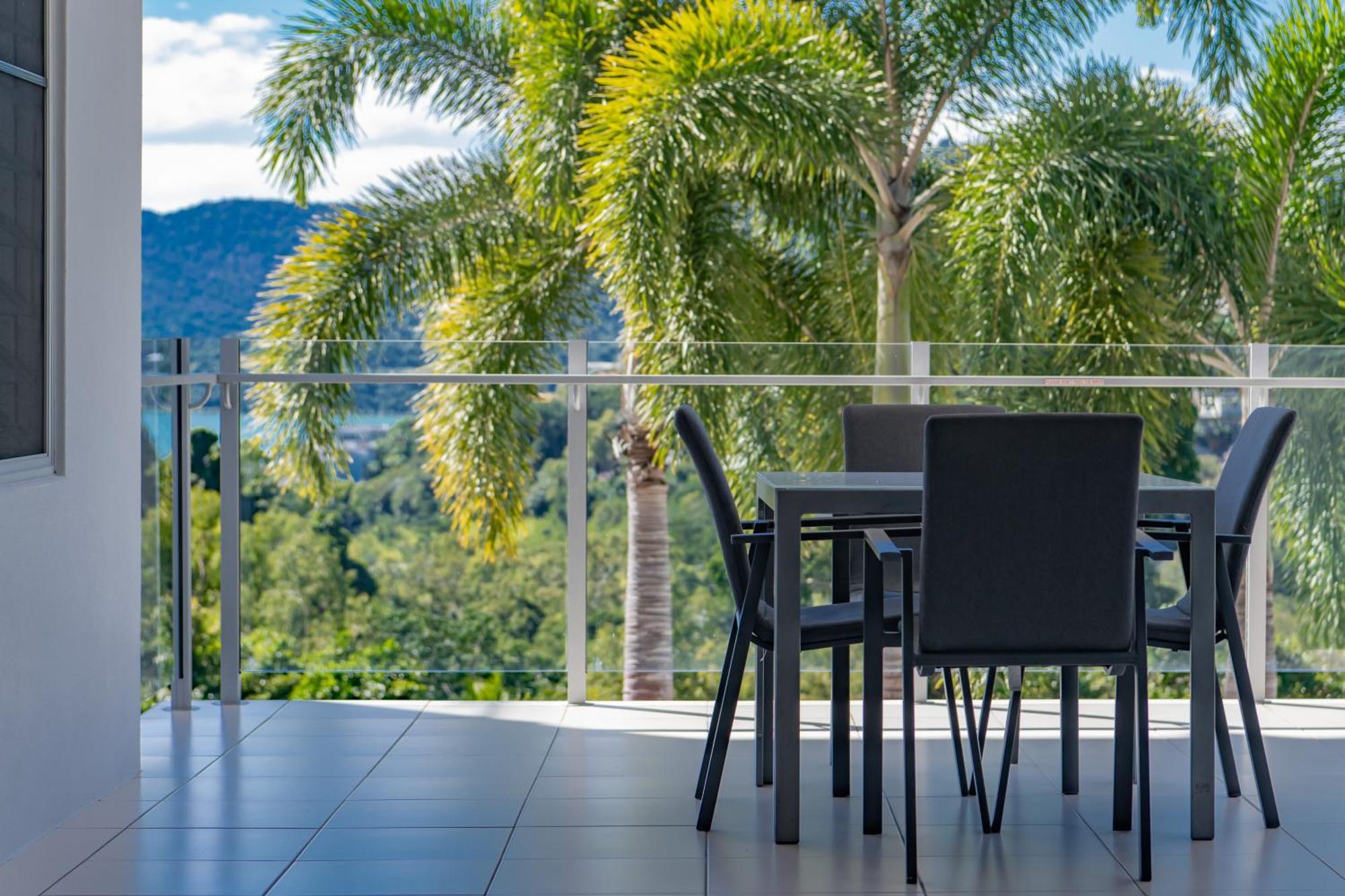 Airlie Summit Apartments Airlie Beach Exterior foto