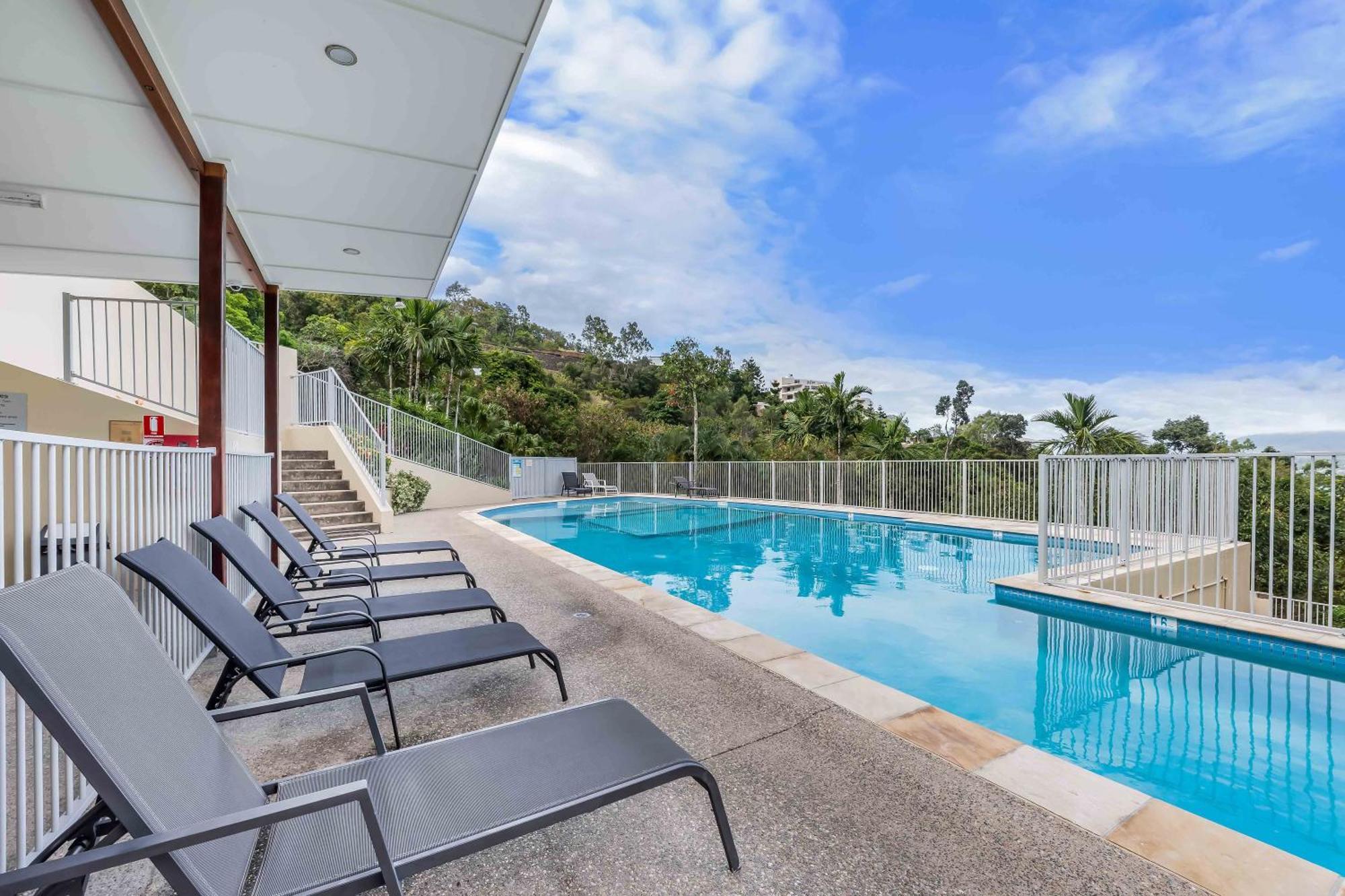 Airlie Summit Apartments Airlie Beach Exterior foto