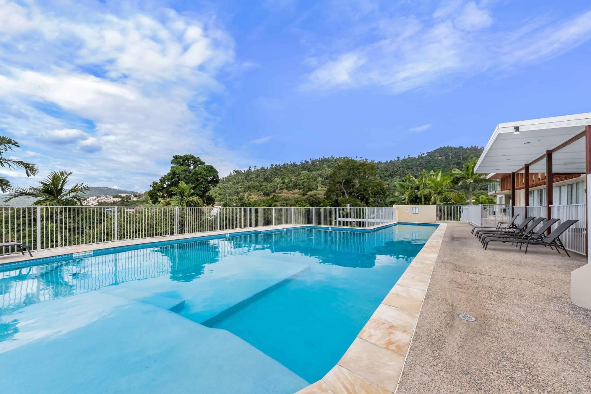 Airlie Summit Apartments Airlie Beach Exterior foto