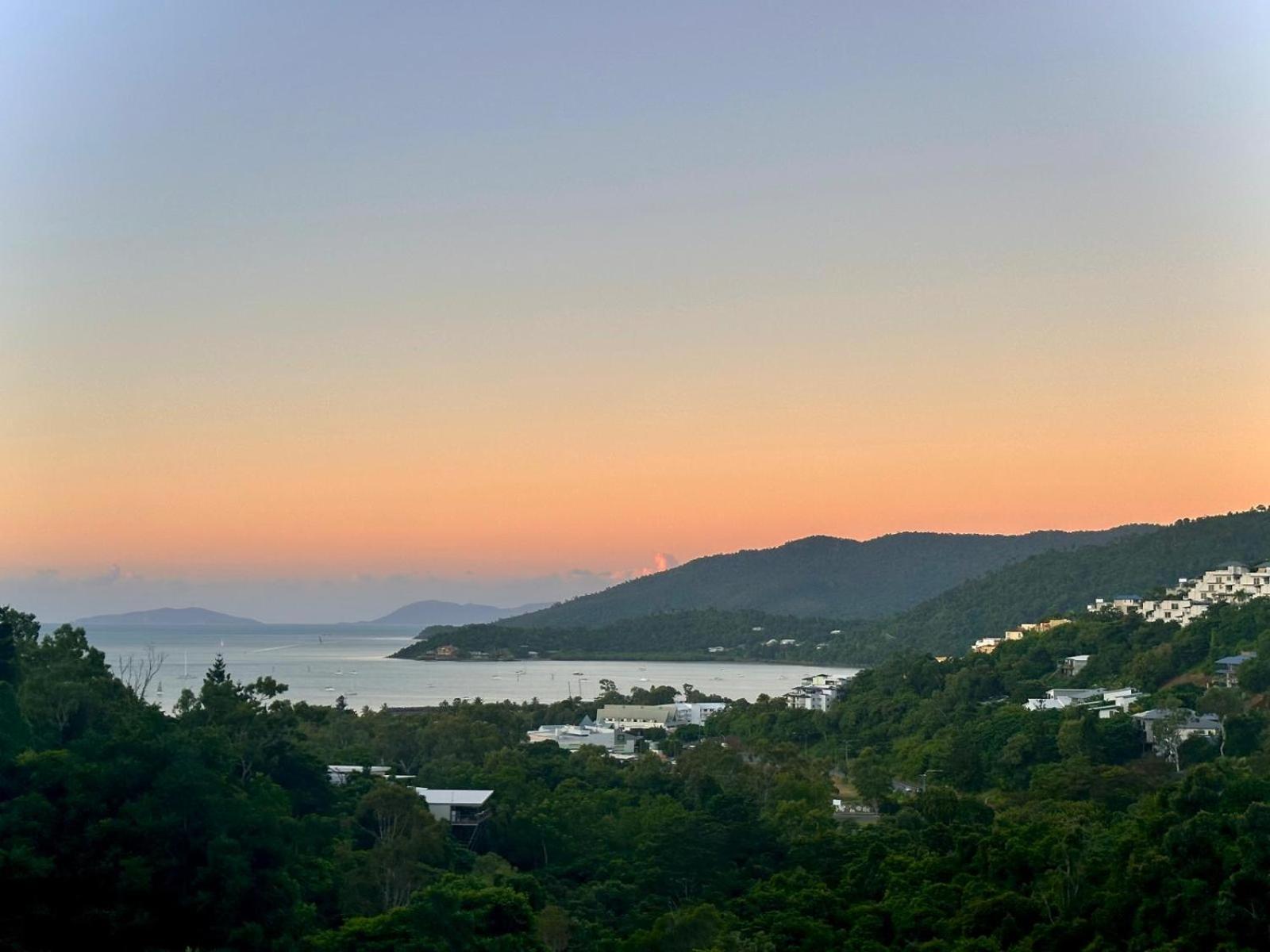 Airlie Summit Apartments Airlie Beach Exterior foto